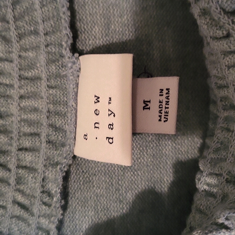 NWOT A New Day Medium Sweater - Picture 2 of 5
